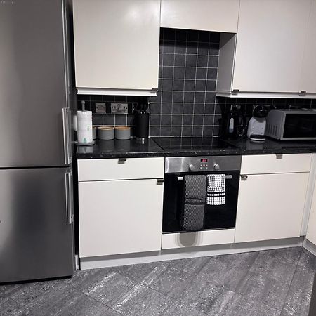 Hogwarts Apartment Abbots Langley Екстер'єр фото