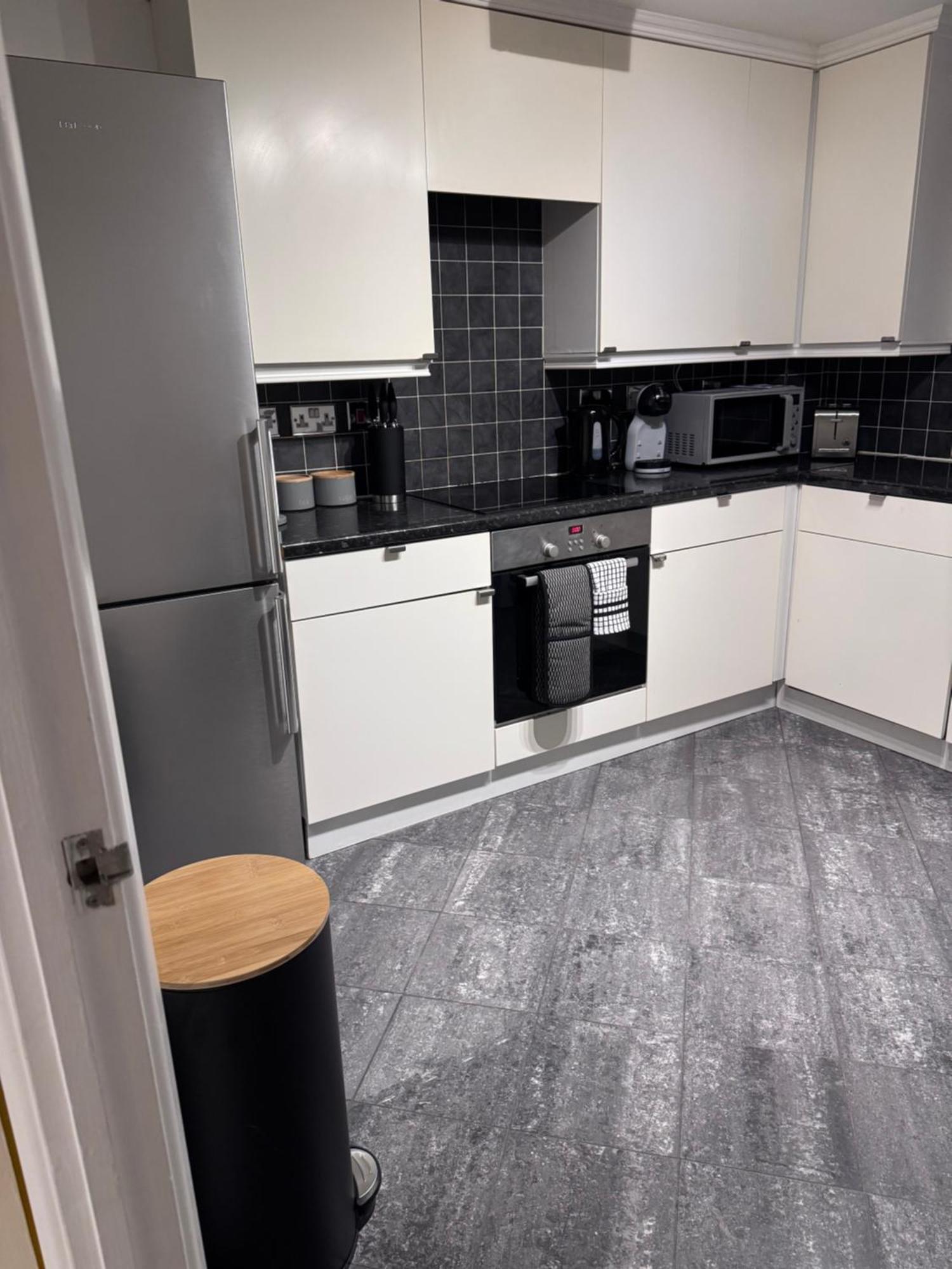 Hogwarts Apartment Abbots Langley Екстер'єр фото